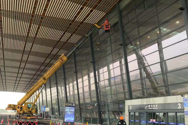 长汀玻璃幕墙维护和保养